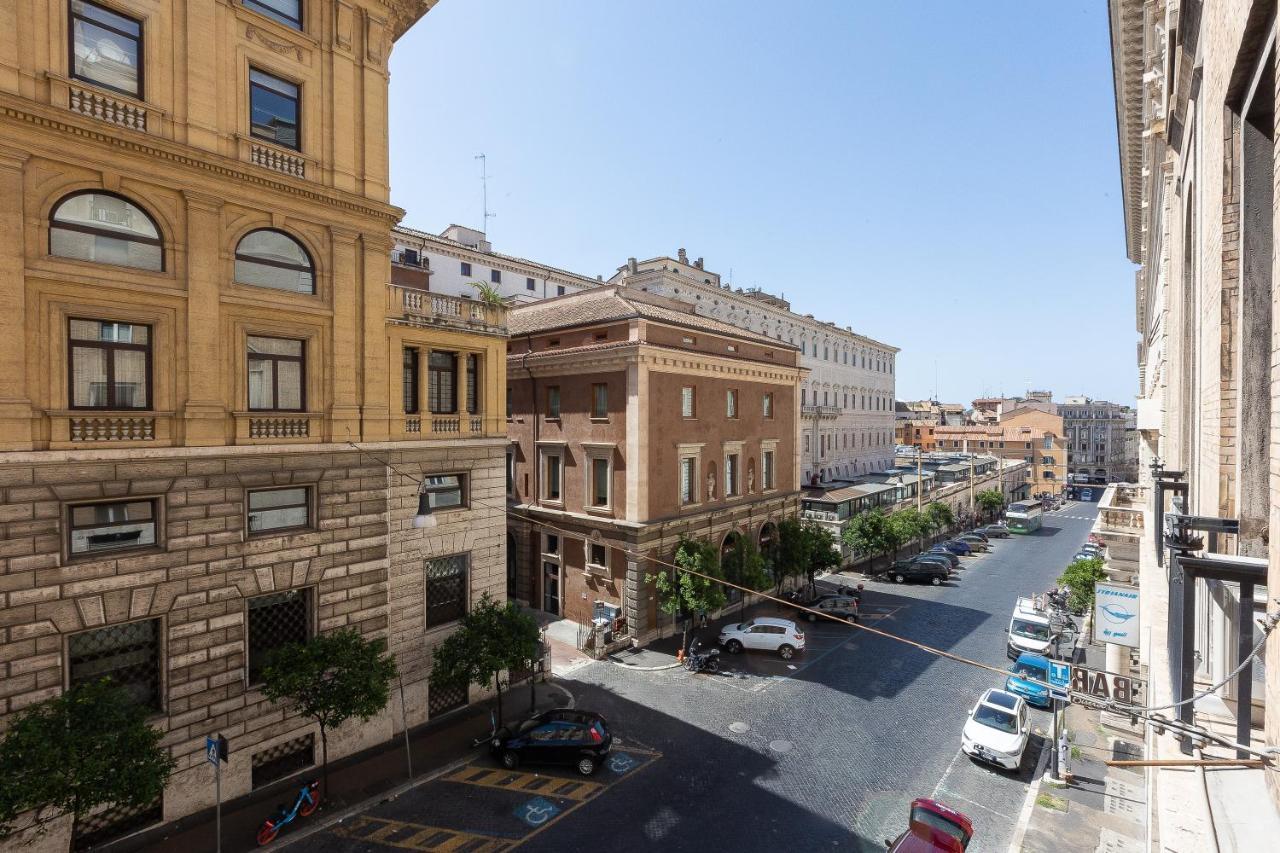 Spa Apartment Via Barberini, Rome